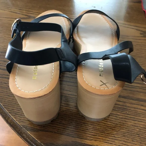 NWT Black MADDEN GIRL Sandals w/ Chunky Wooden Heels Size 11 $55 - Picture 2 of 4